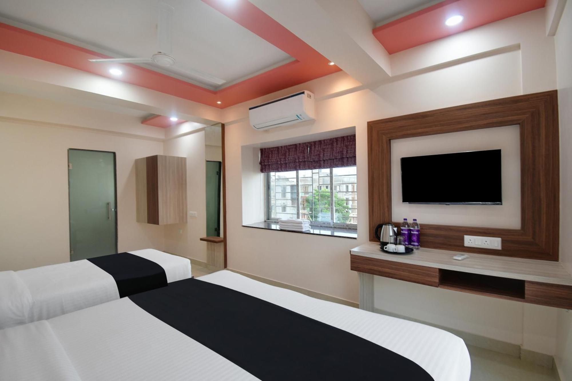 Hotel O Dream Paradise Колката Екстериор снимка